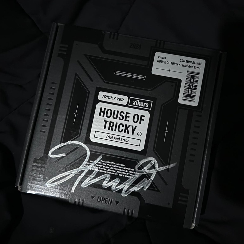Xikers House of Tricky Signed Album
